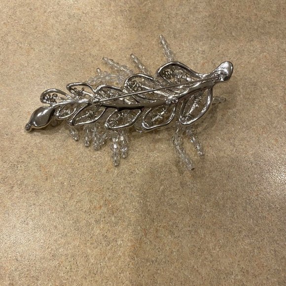 Swarovski RARE leaf Pin - Picture 2 of 3